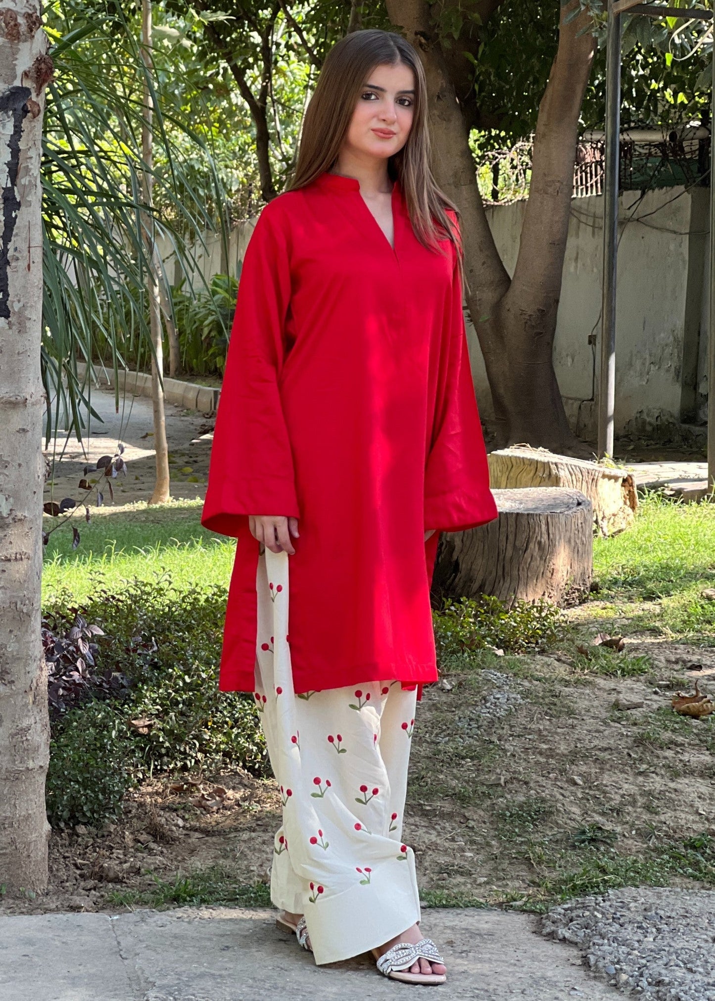LAL PARI EMBROIDERED 2PC