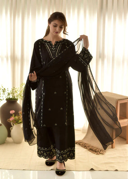 Bareen embroidered festive suit by Tehzeeb Libas