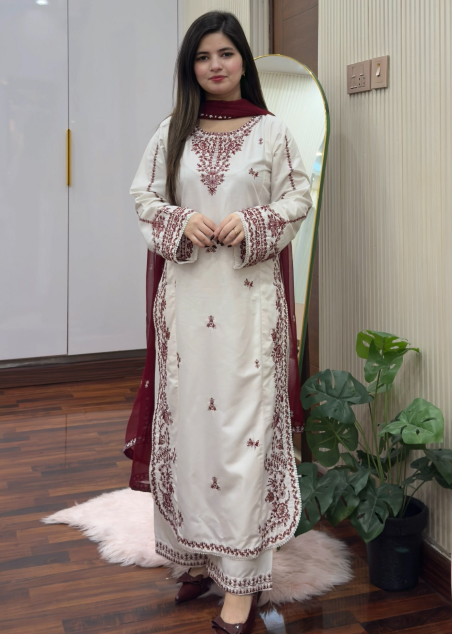SNOW EMBROIDERED 3PC