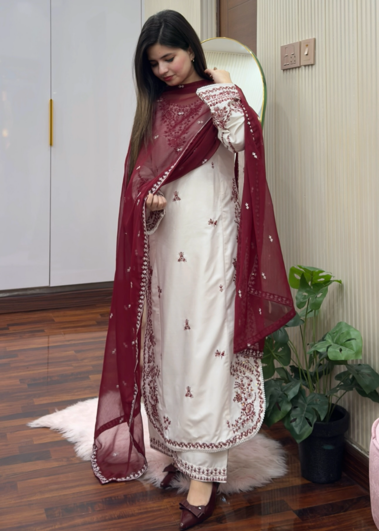 SNOW EMBROIDERED 3PC