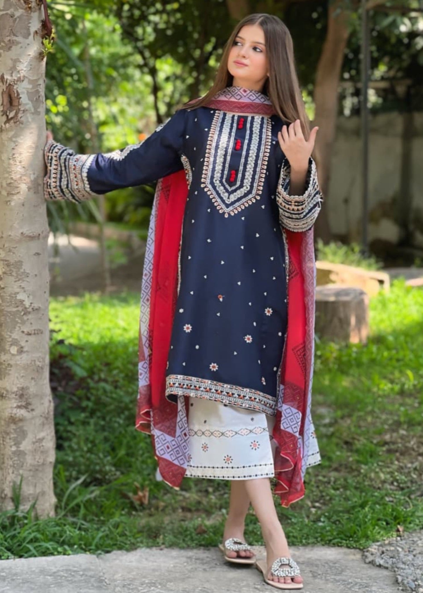 DASTAAN EMBROIDERY 3PC