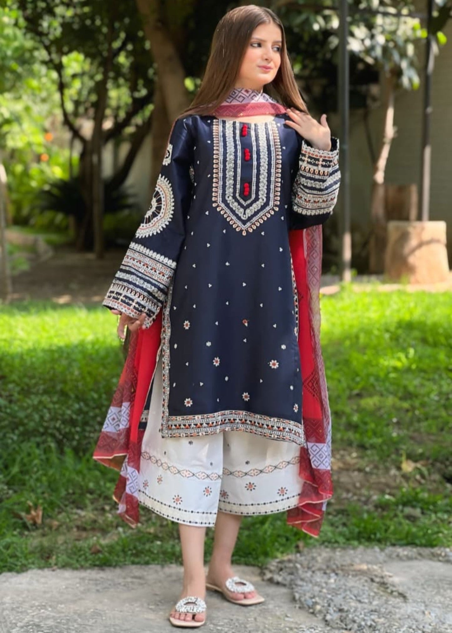 DASTAAN EMBROIDERY 3PC