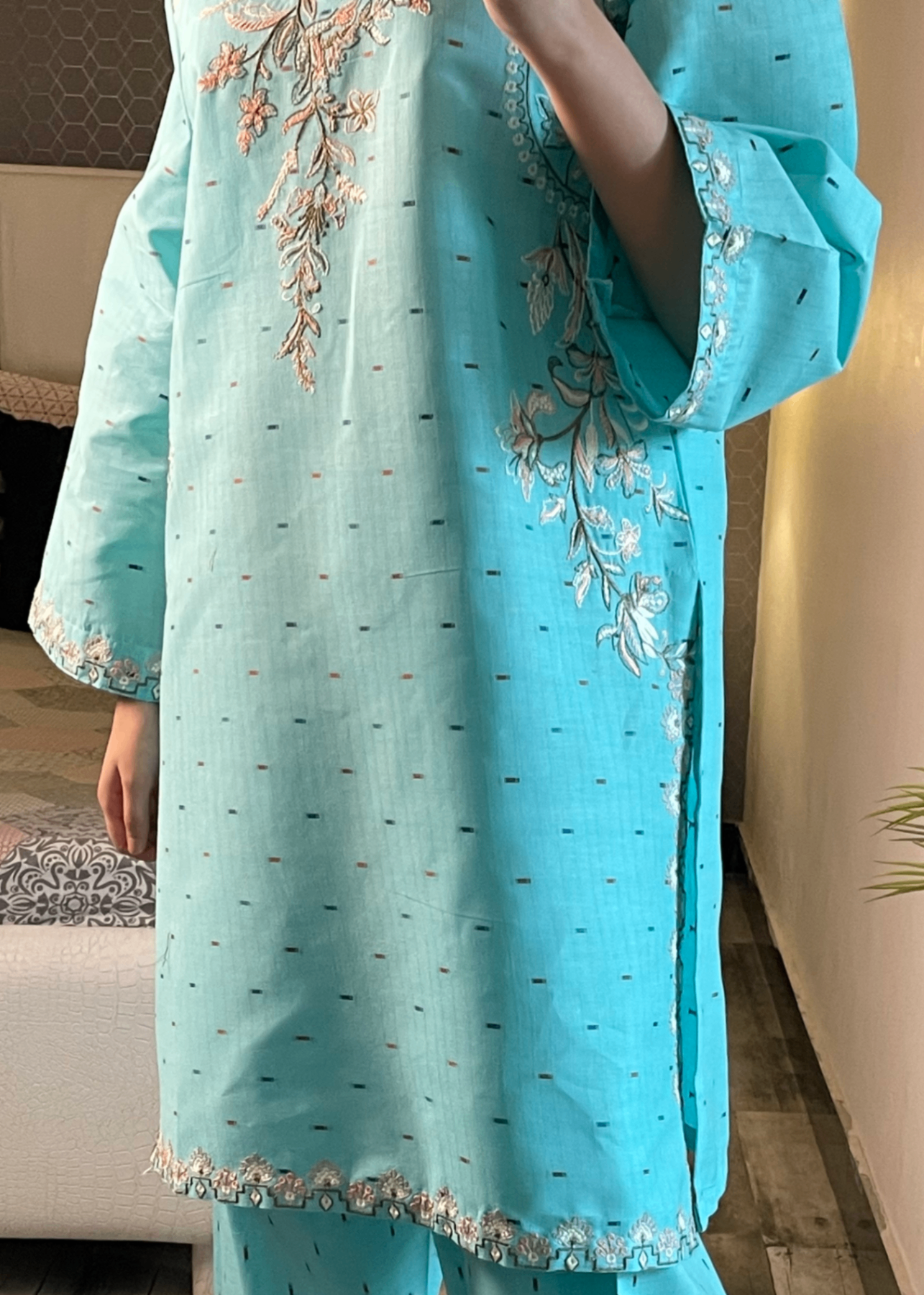 LAYLA EMBROIDERED 2PC