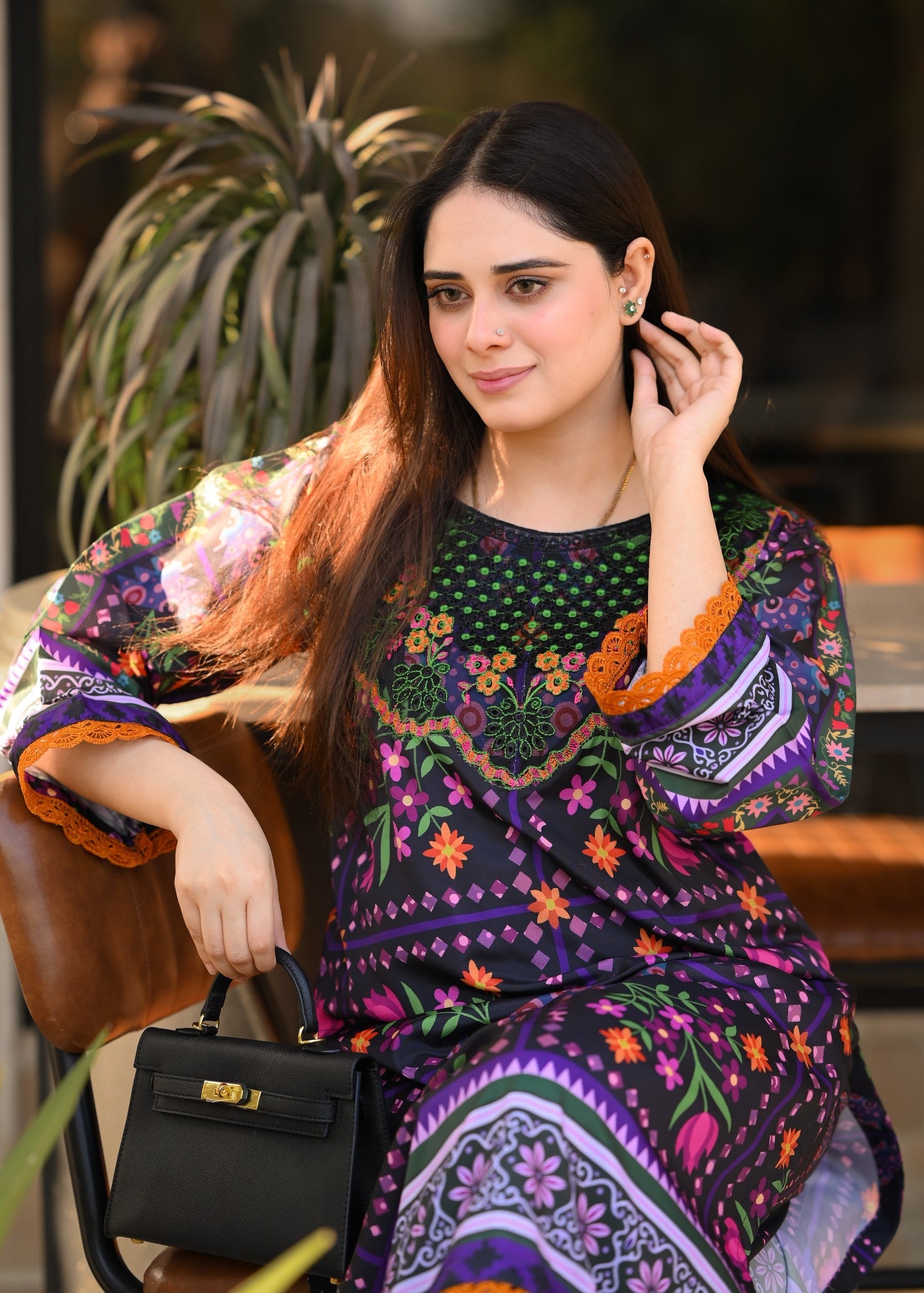 Saya embroidered 2-piece suit by Tehzeeb Libas (view 4)
