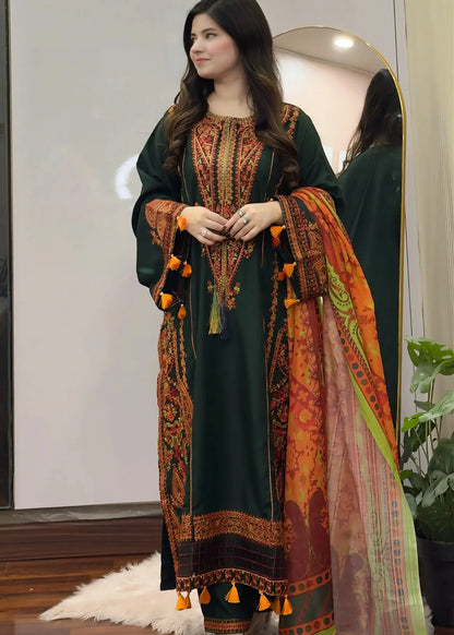 Zargul embroidered festive suit by Tehzeeb Libas (view 6)