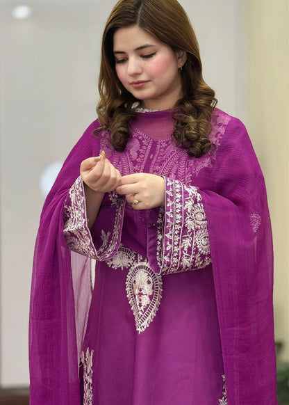 Sapphire Purple embroidered 3-piece suit by Tehzeeb Libas (view 4)