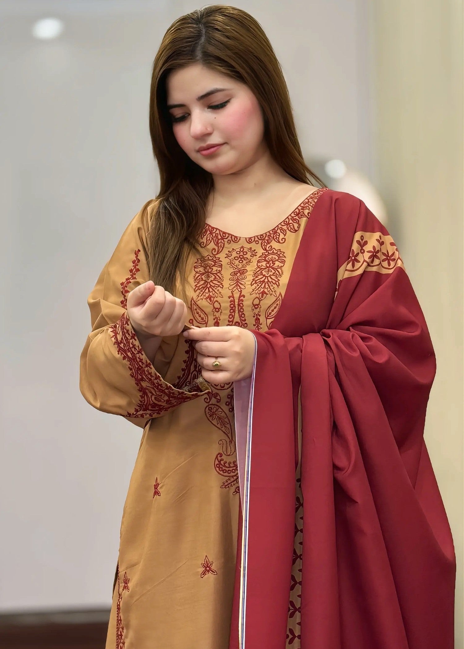 Zoyaa embroidered 3-piece suit by Tehzeeb Libas (view 2)