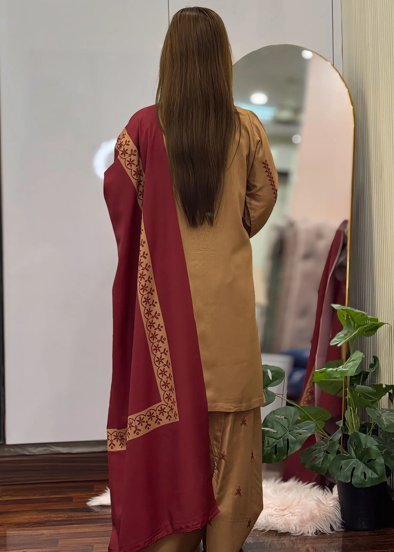 Zoyaa embroidered 3-piece suit by Tehzeeb Libas (view 3)