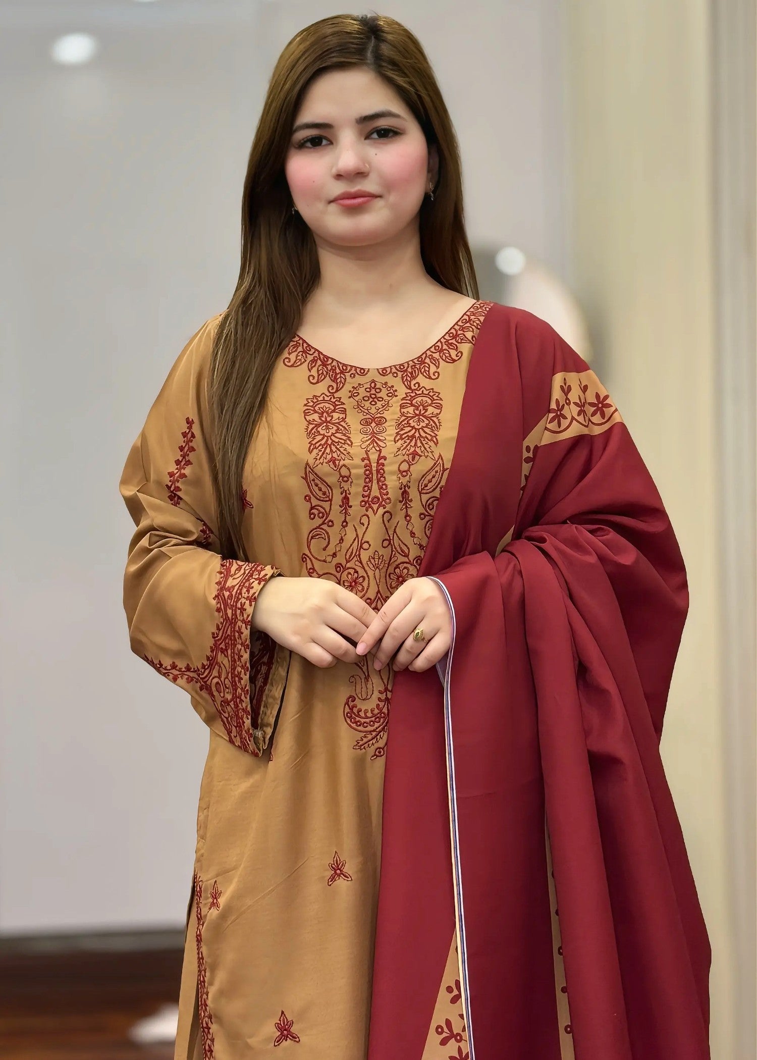 Zoyaa embroidered 3-piece suit by Tehzeeb Libas (view 4)