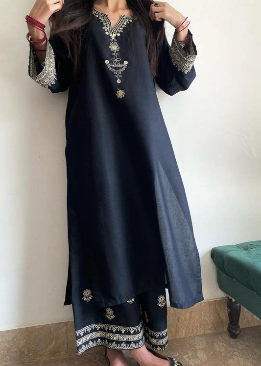 BLACK IRIS STITCHED 2PC