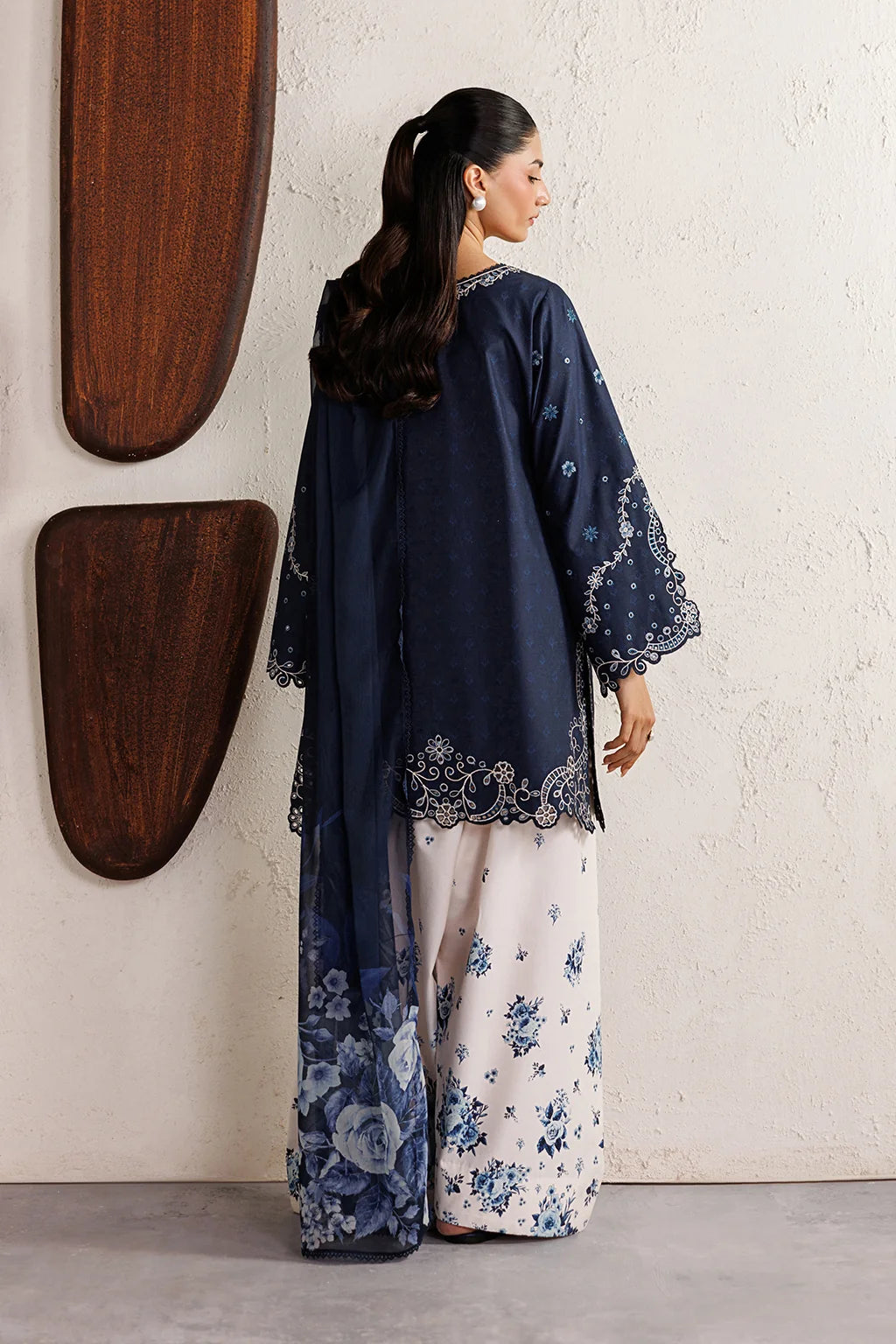 SINA EMBROIDERED 3PC