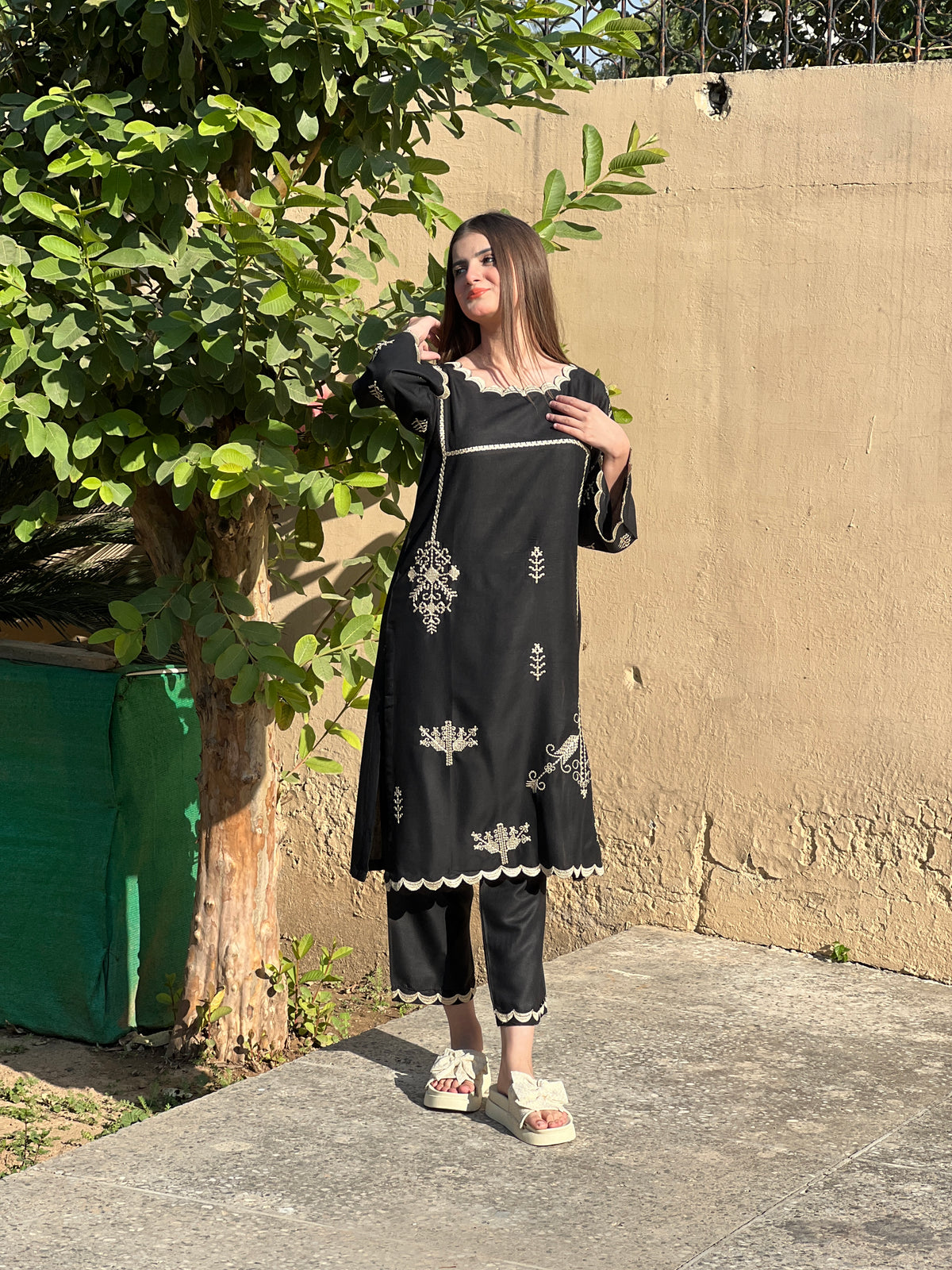 EMAAN EMBROIDERY 2PC