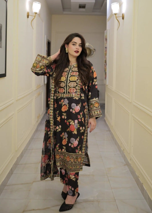Chandni embroidered 3-piece festive suit by Tehzeeb Libas (view 2)