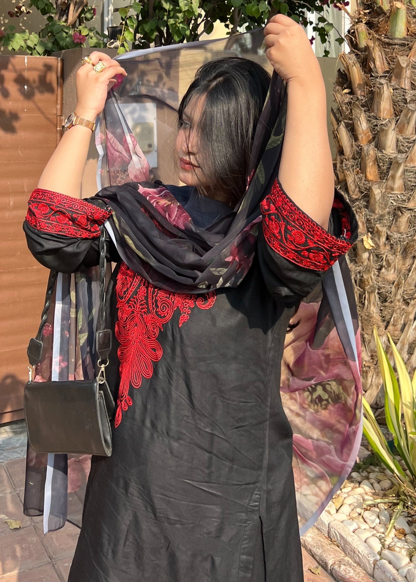 MAHI EMBROIDERED 3PC
