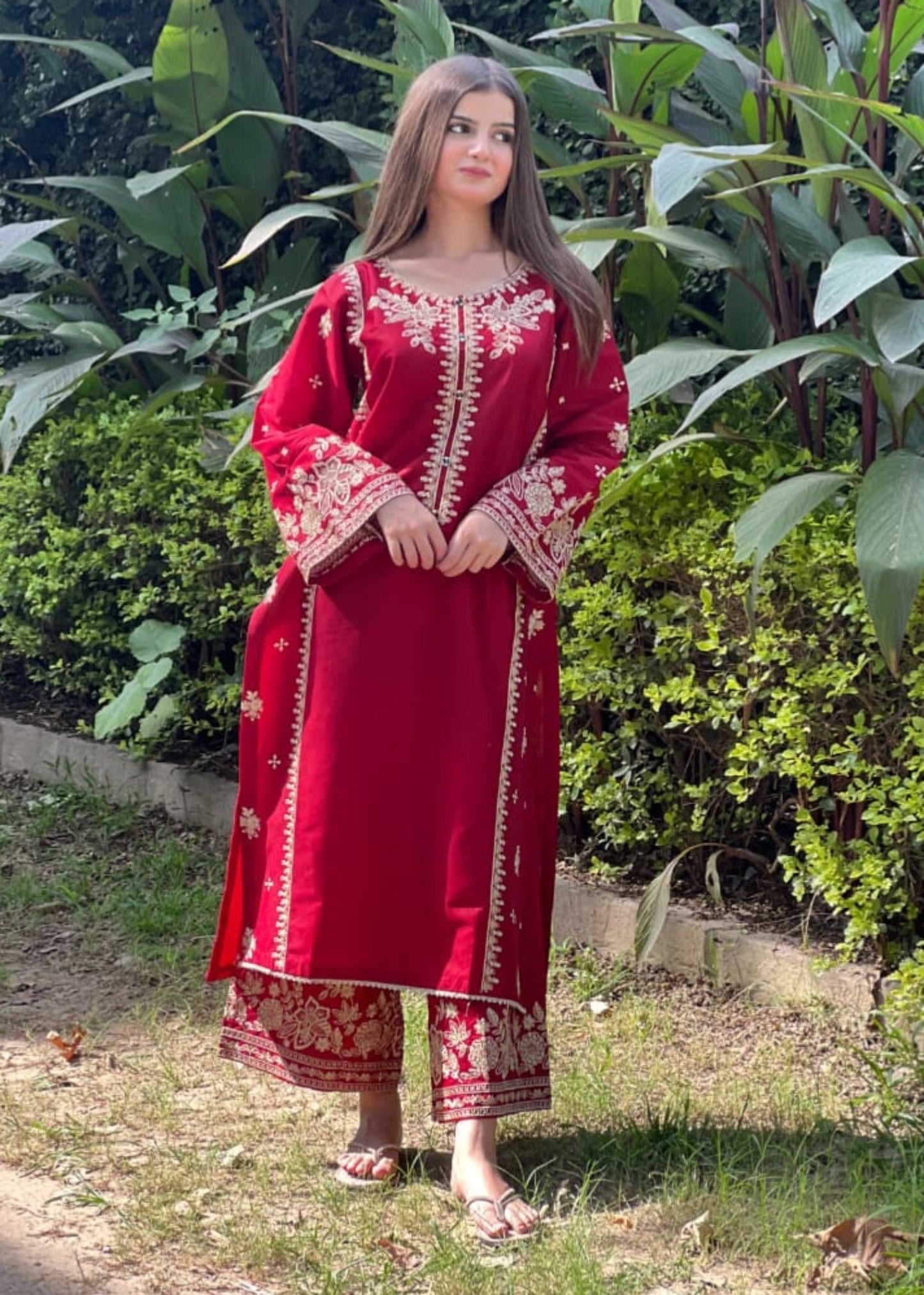 BERRY EMBROIDERED 2PC