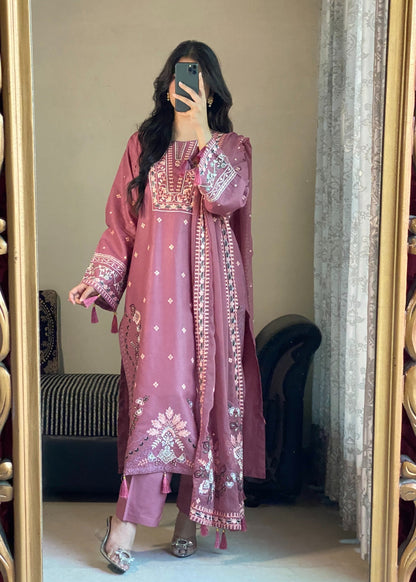 Dusty Rose Elegance embroidered 3-piece festive suit by Tehzeeb Libas (view 3)