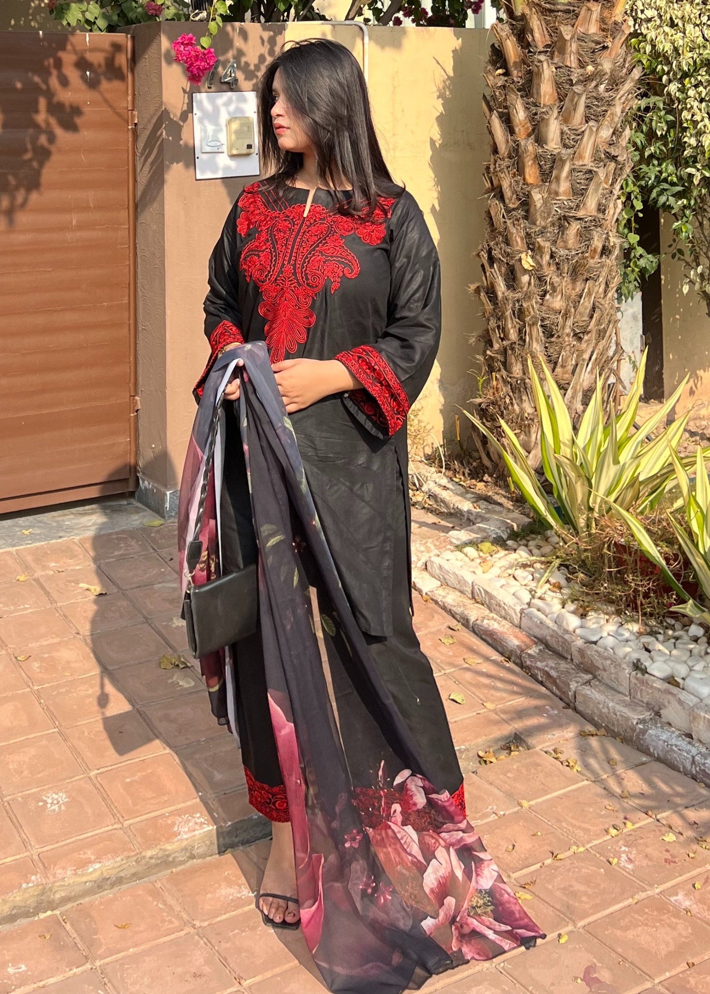 MAHI EMBROIDERED 3PC