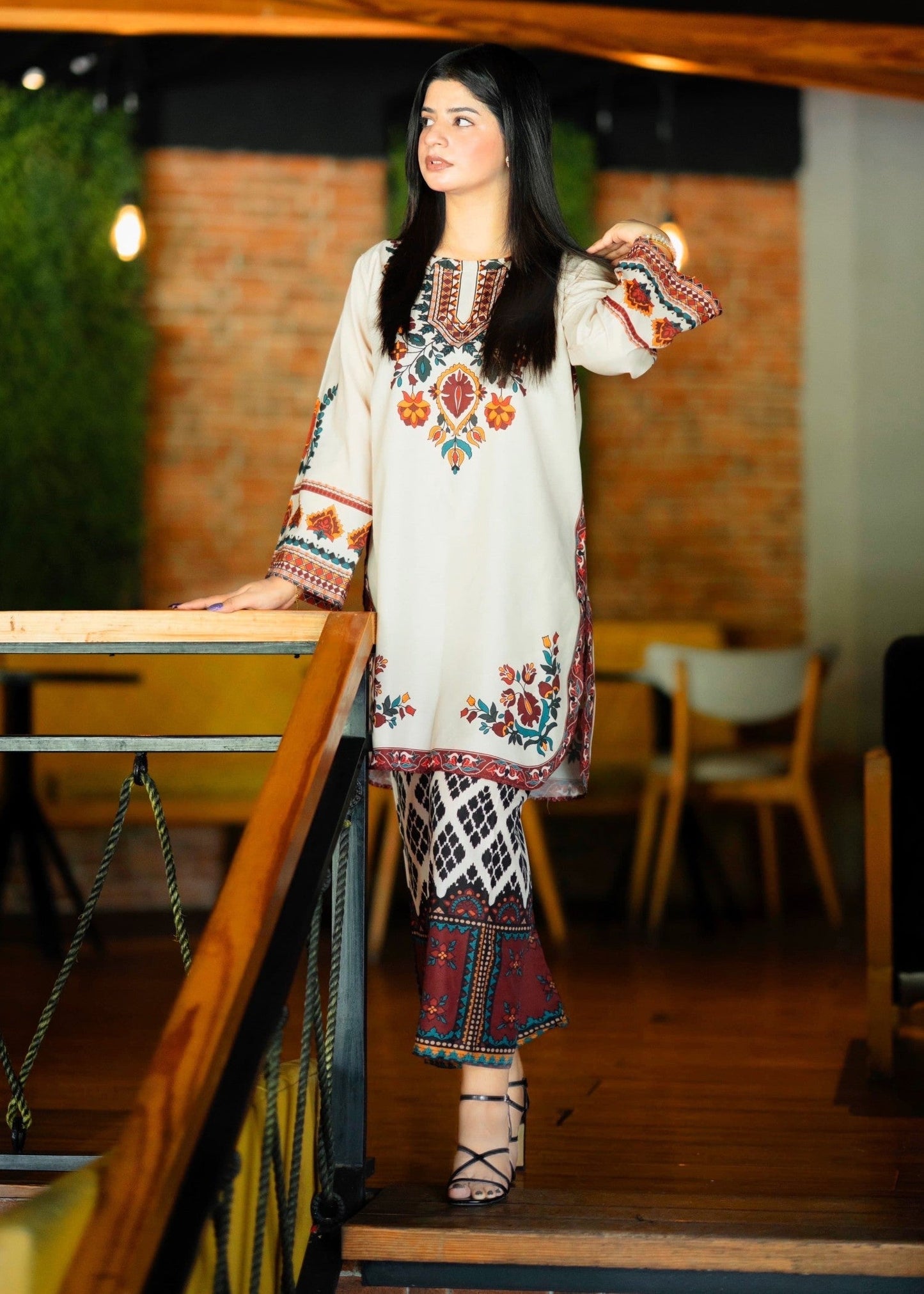 MEERAB CORD SET
