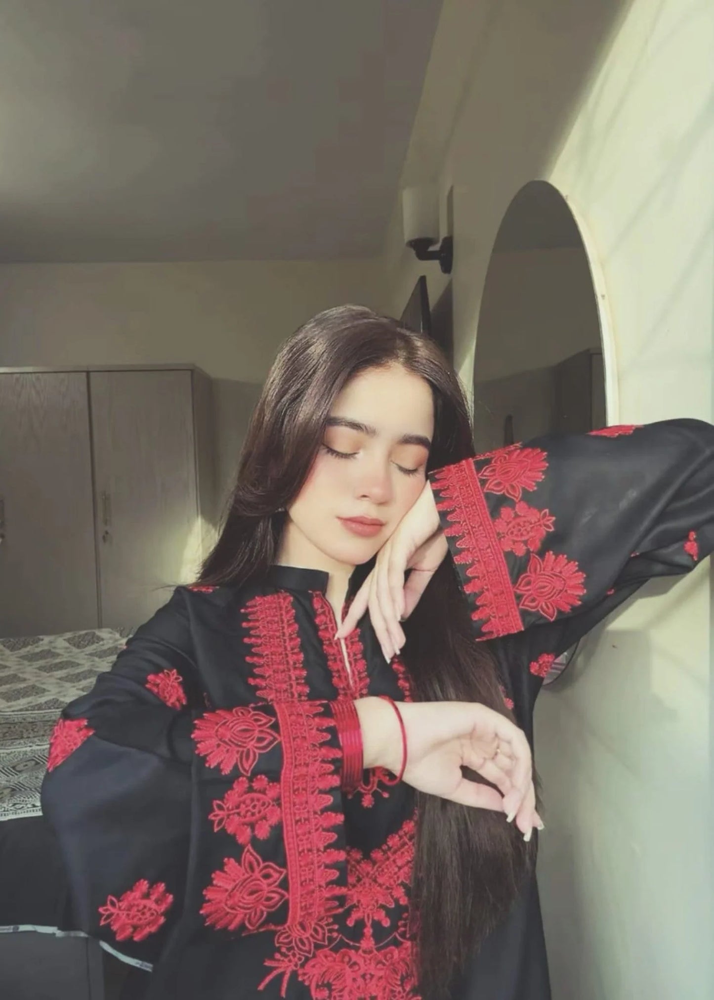 Komal embroidered 2-piece suit by Tehzeeb Libas (view 5)