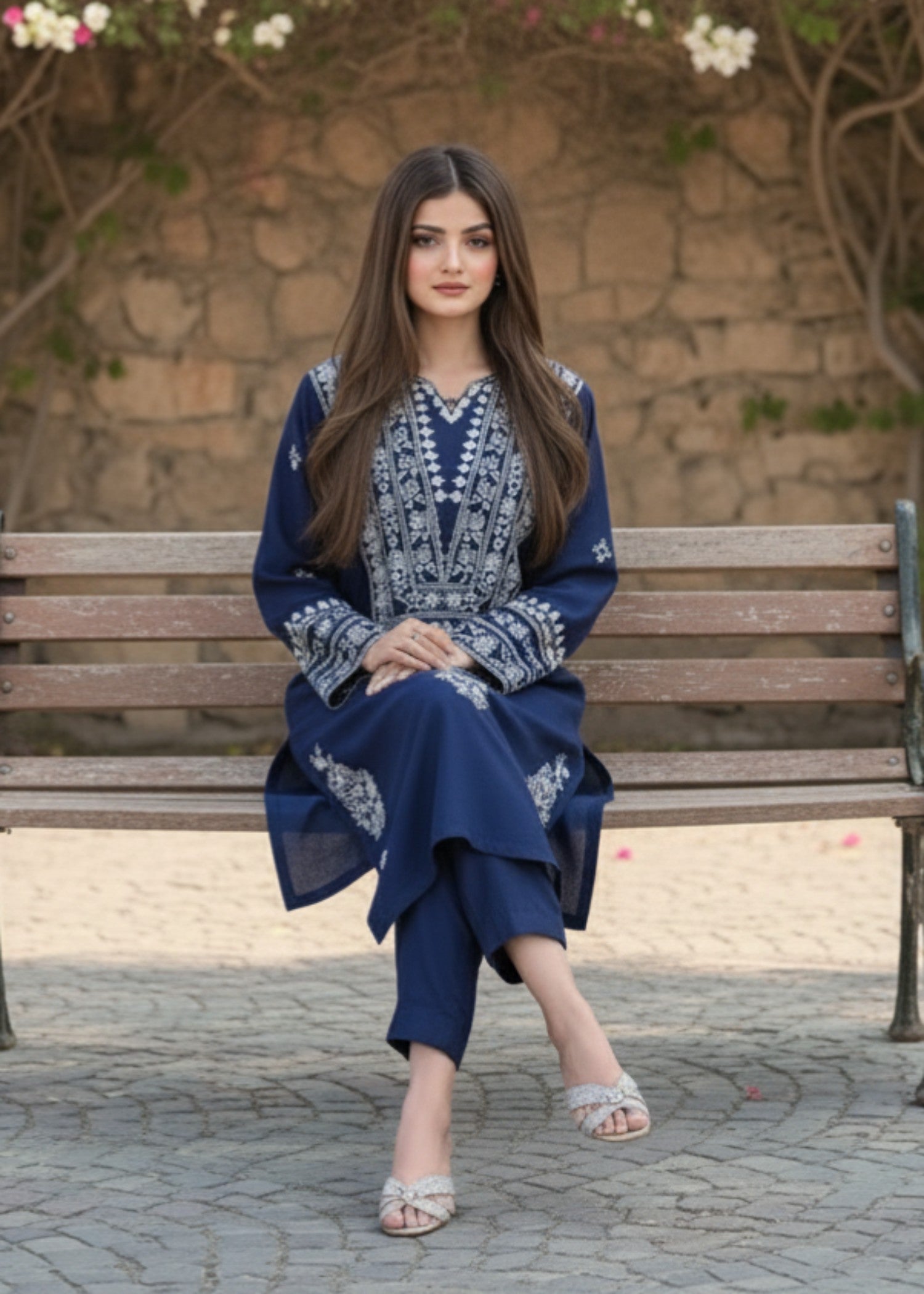 Desal embroidered 2-piece suit by Tehzeeb Libas (view 3)