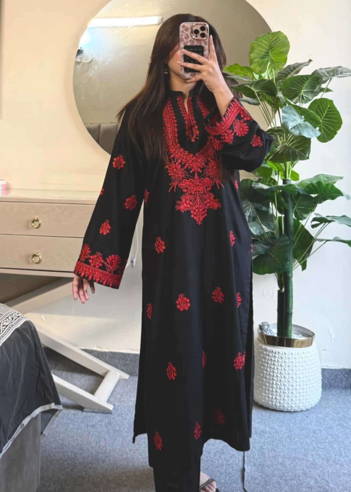 Komal embroidered 2-piece suit by Tehzeeb Libas