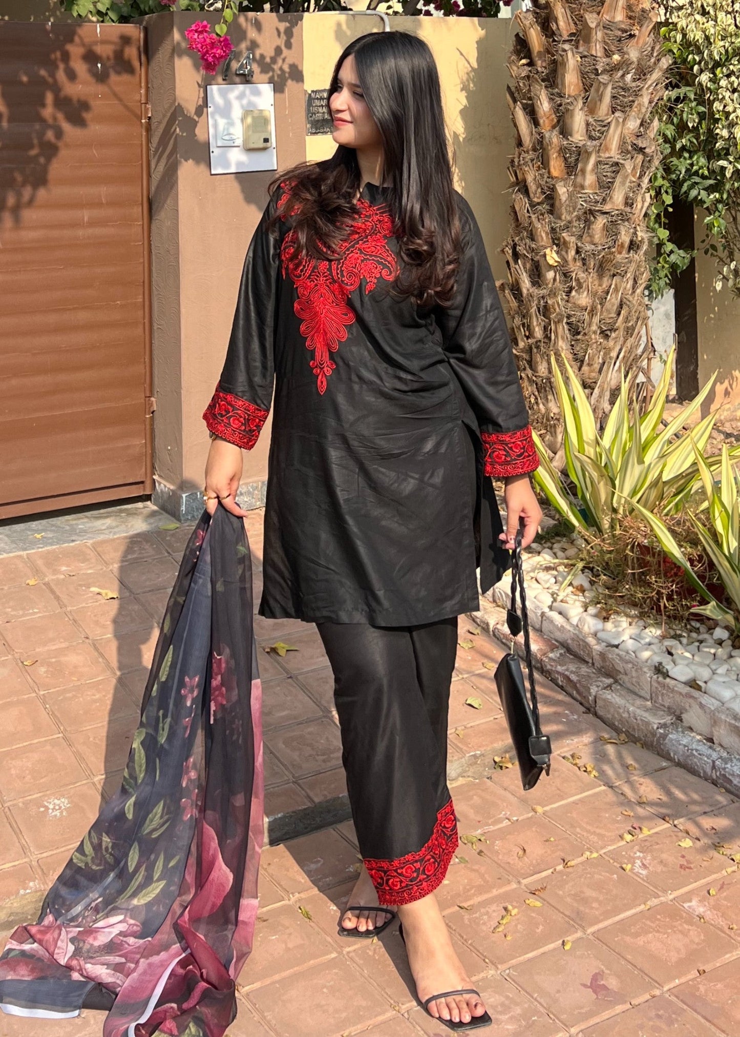 MAHI EMBROIDERED 3PC
